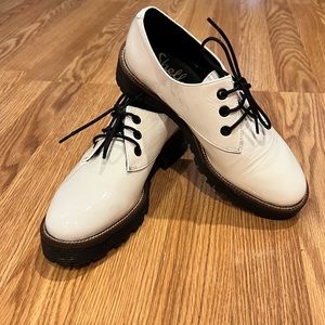 Shellys London White Patent Leather Lace‎ Up Oxfords Lug Sole size 36